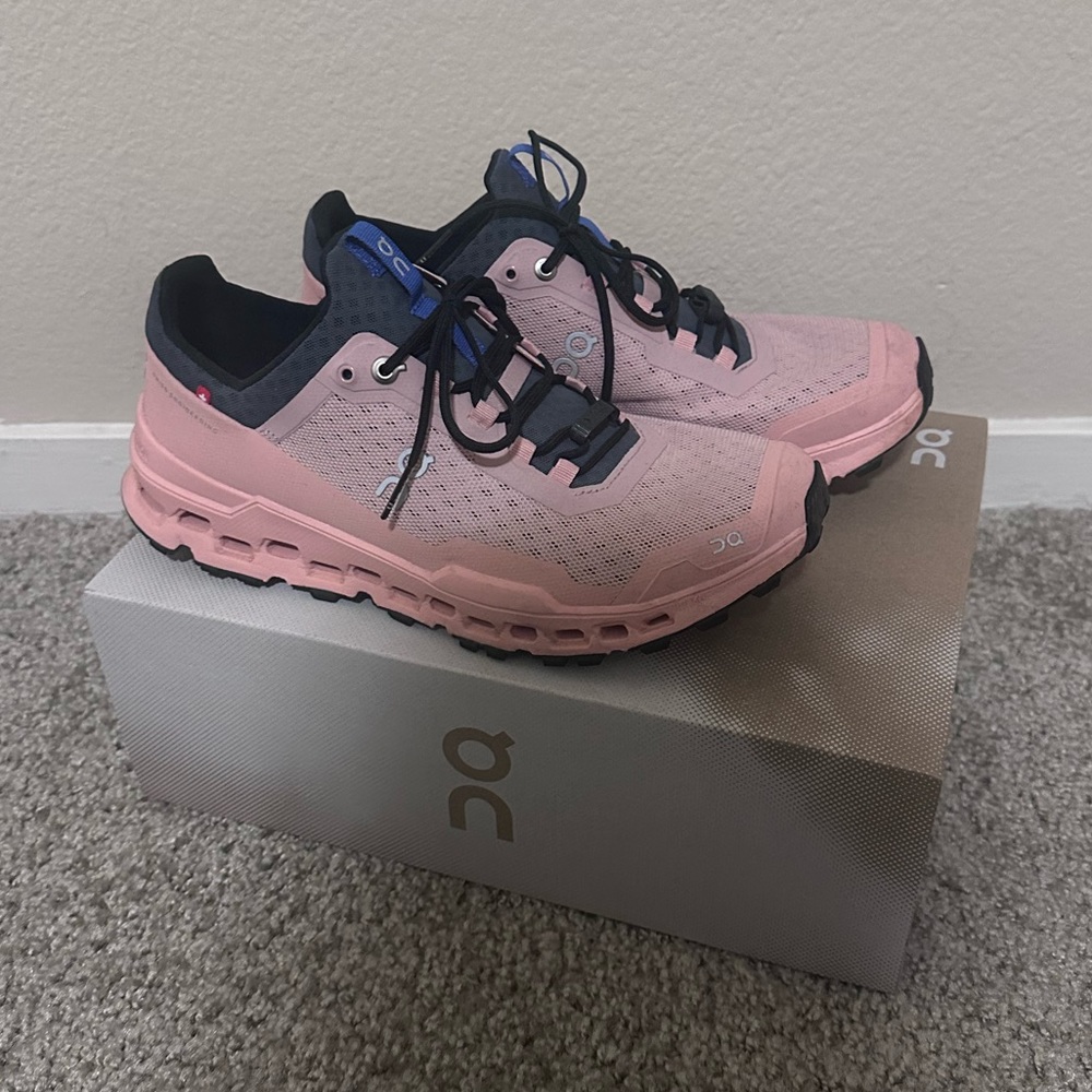 Cloudultra on cloud shoes women’s size 9